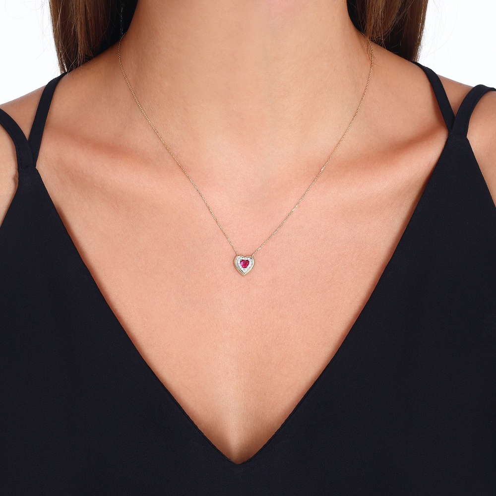 Altın Renkli Taşlı Kalp Kolye