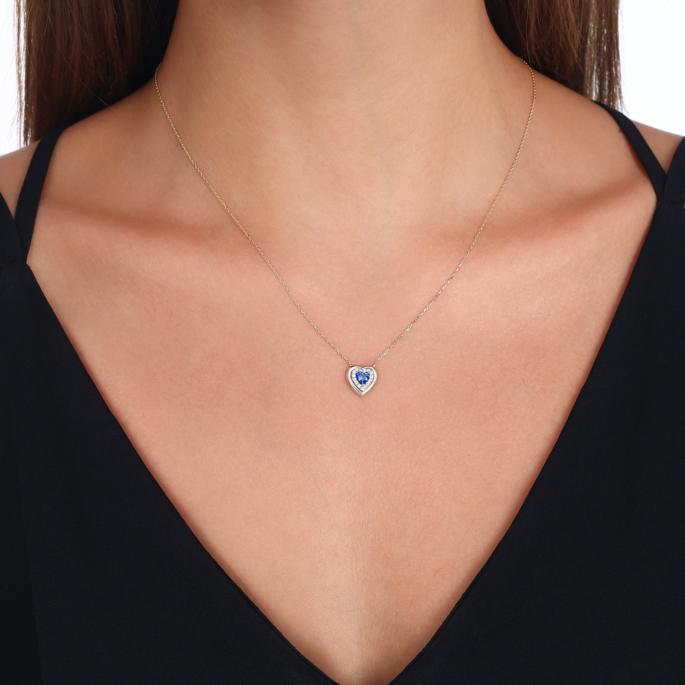 Altın Renkli Taşlı Kalp Kolye