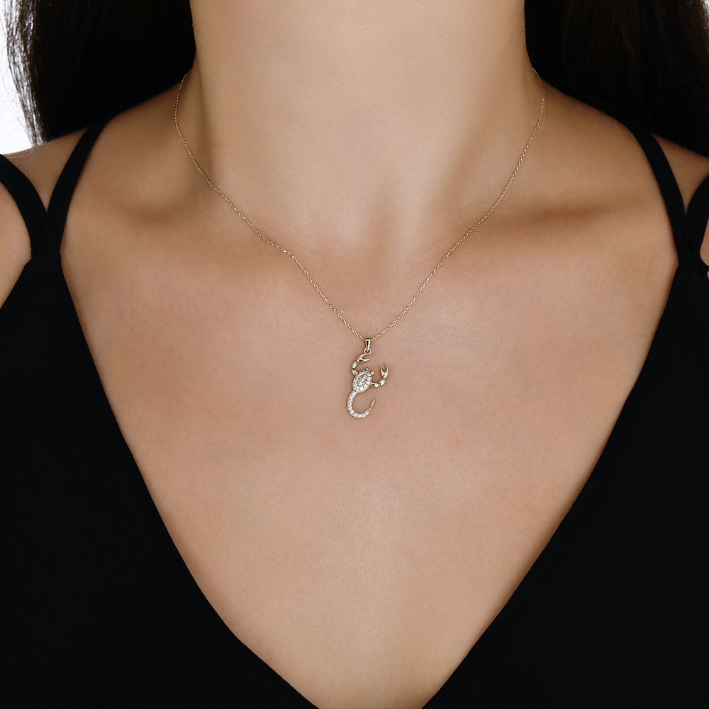 Altın Akrep Burç Kolye