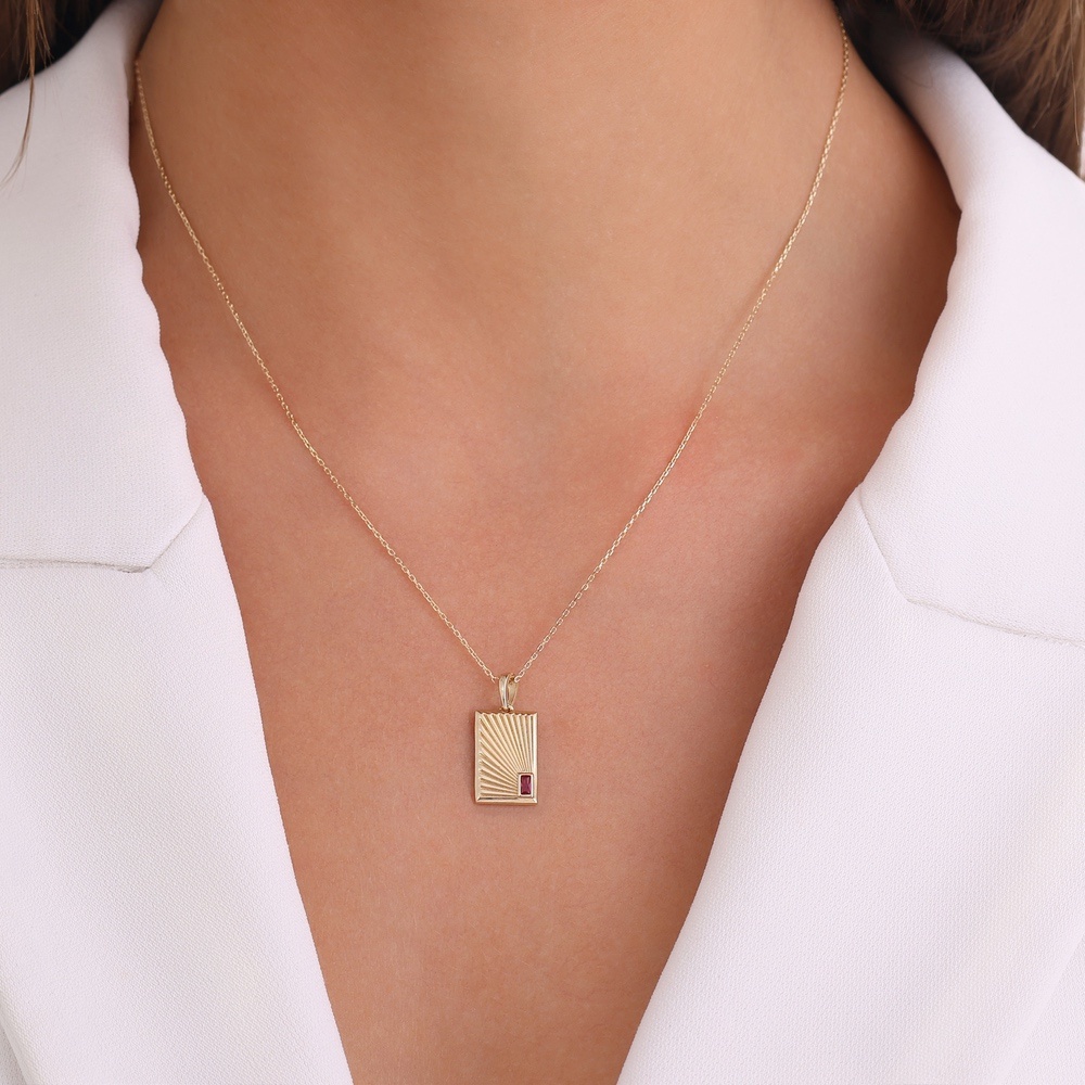 Kırmızı Taşlı Altın Kolye