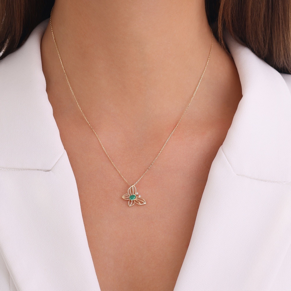 Yeşil Taşlı Altın Kelebek Kolye