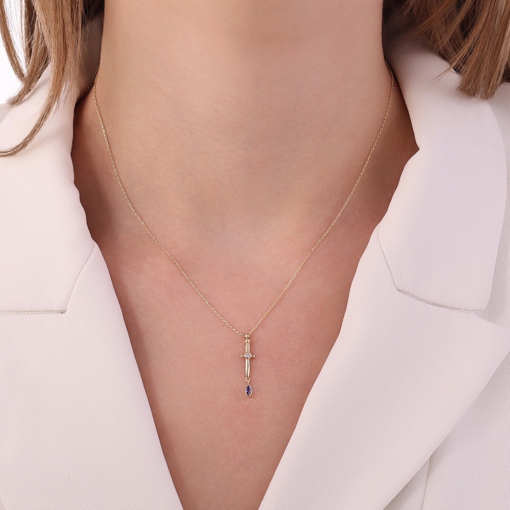 Mor Taşlı Altın Kılıç Kolye