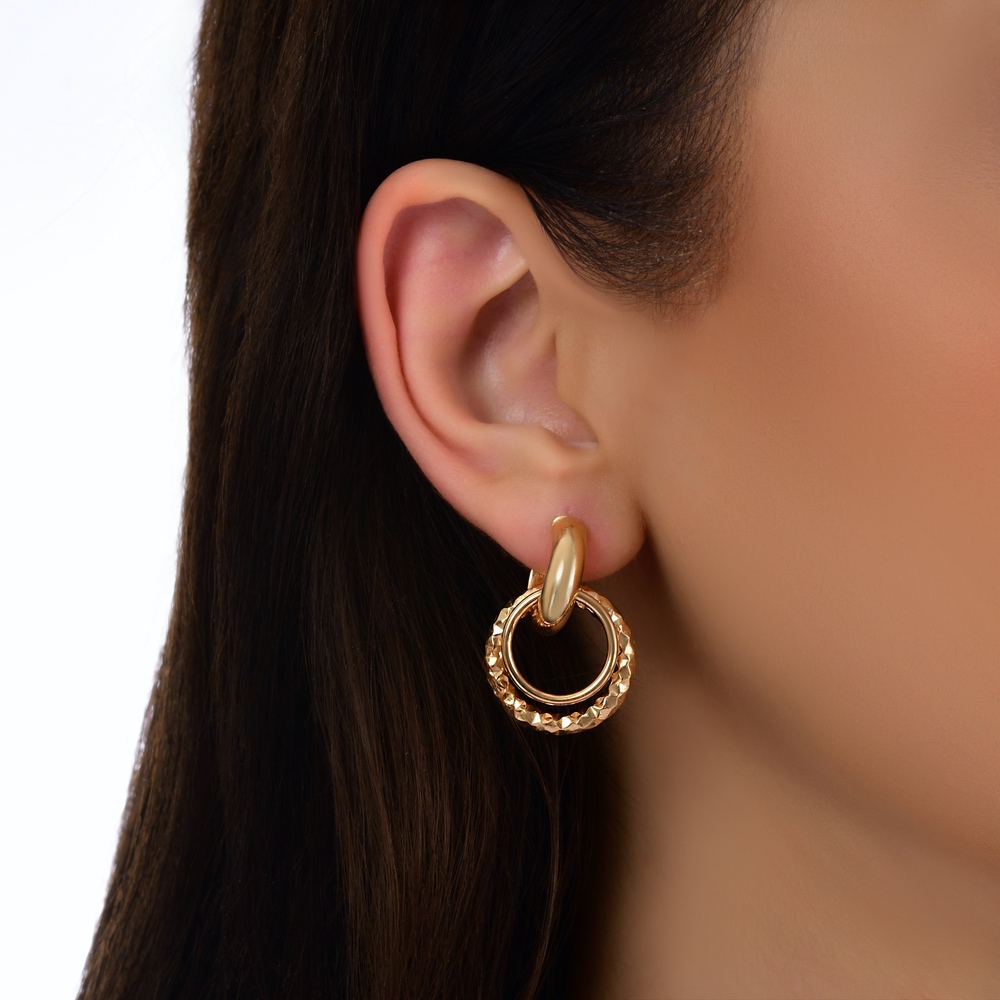 Altın Halka Detaylı Küpe