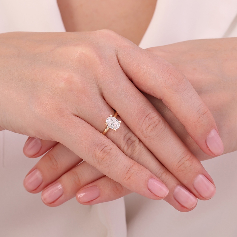 Altın Oval Tektaş Yüzük