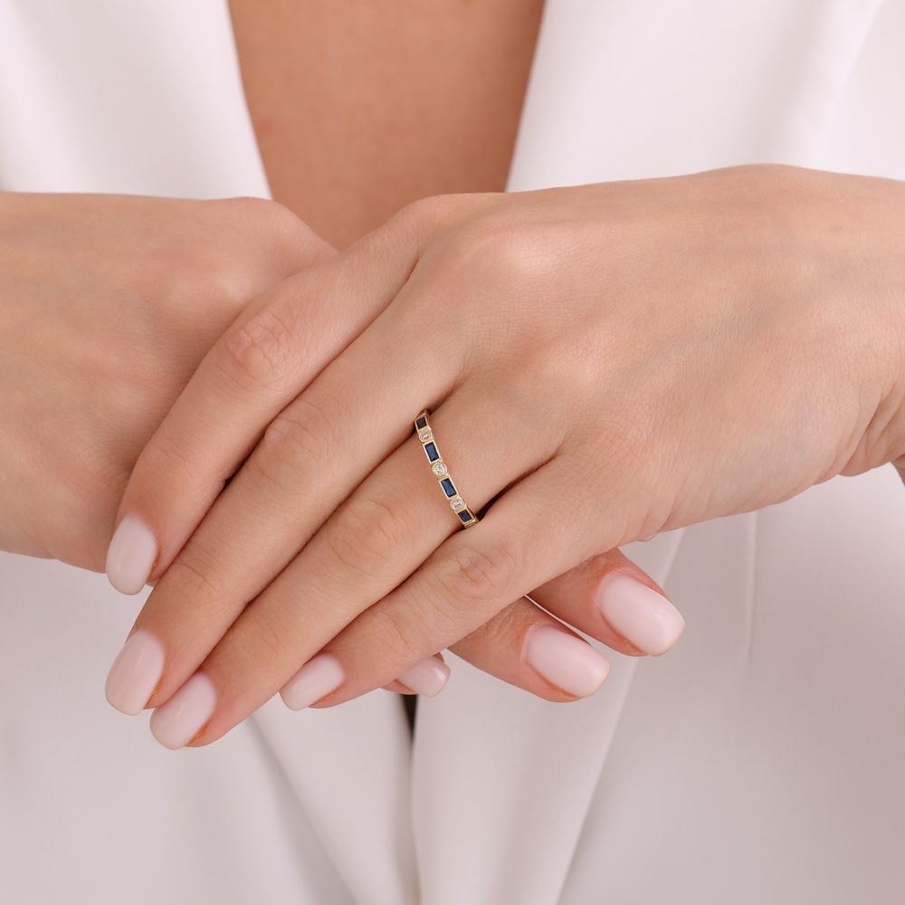 Mavi Sıra Taşlı Altın Yüzük