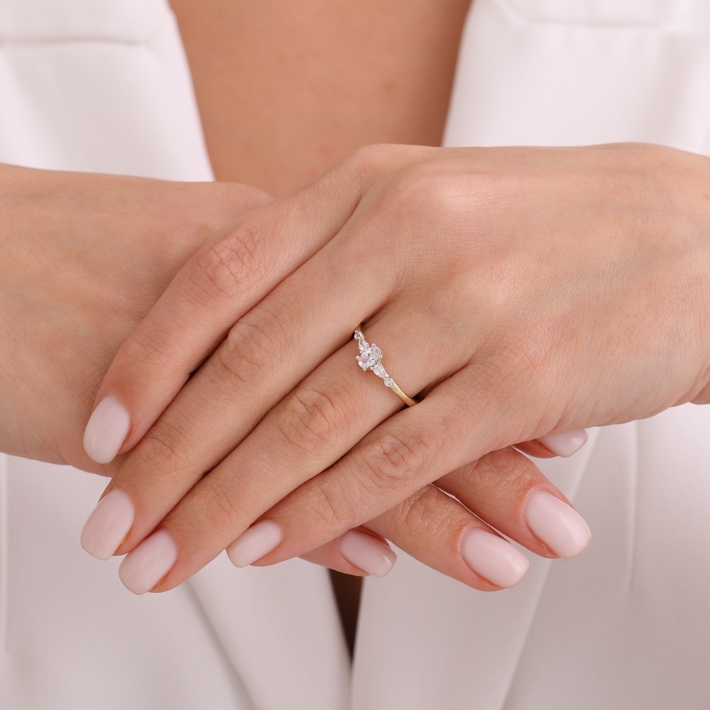 Altın Kolları Taşlı Oval Tektaş Yüzük