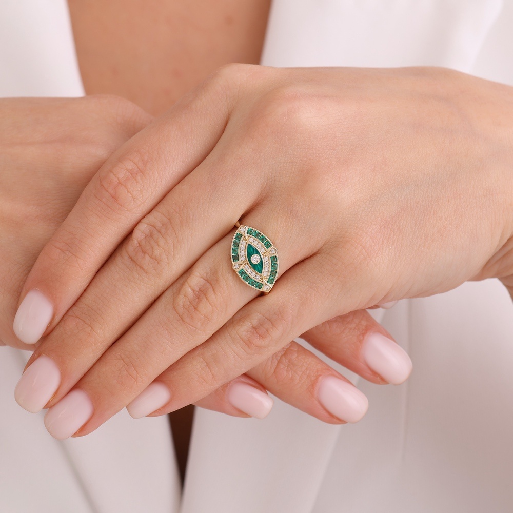 Yeşil Taşlı Altın Göz Yüzük