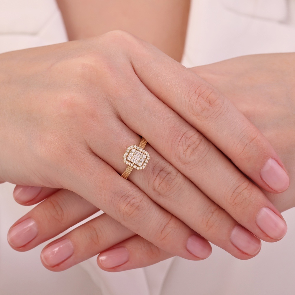 Altın Baget Taşlı Yüzük