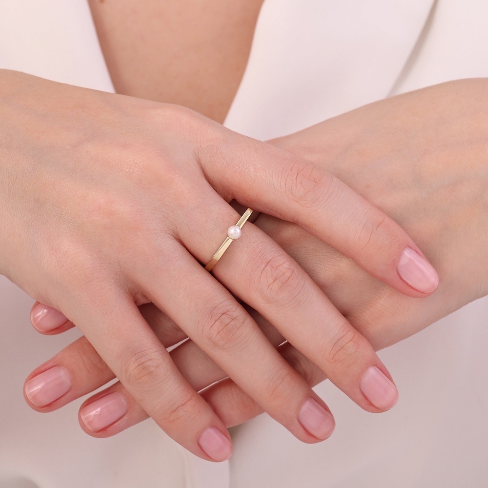 Beyaz Taşlı Altın Yüzük