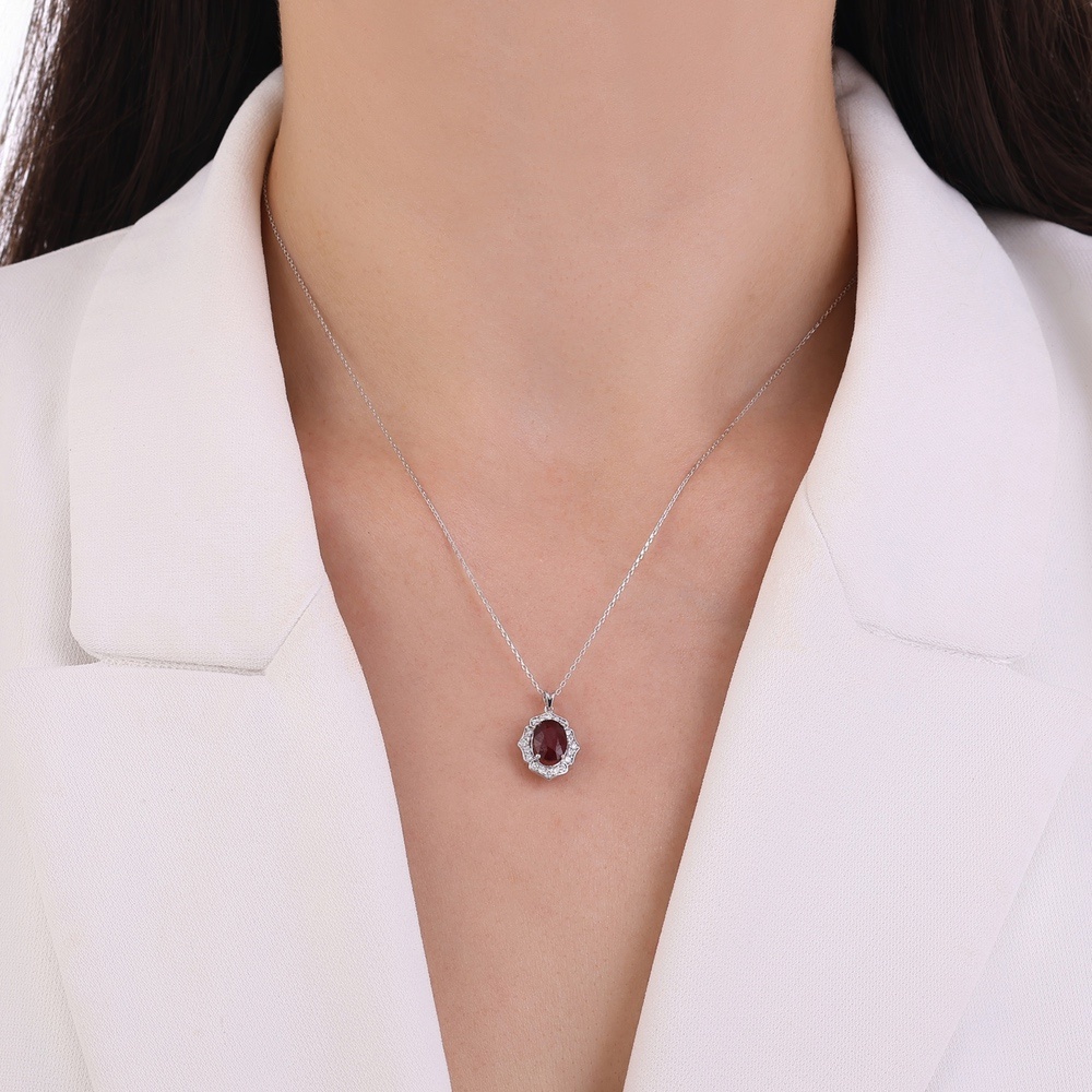Pırlanta Yakut Oval Kolye