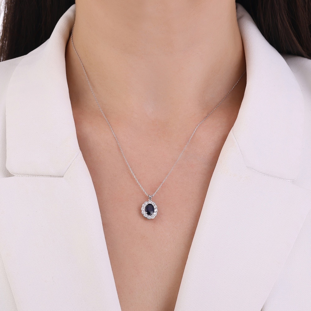 Pırlanta Safir Taşlı Oval Kolye