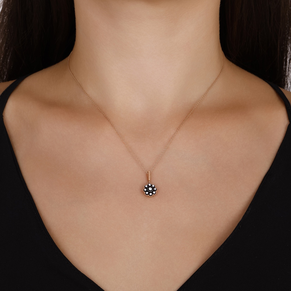 Elmas Çiçek Figürlü Kolye