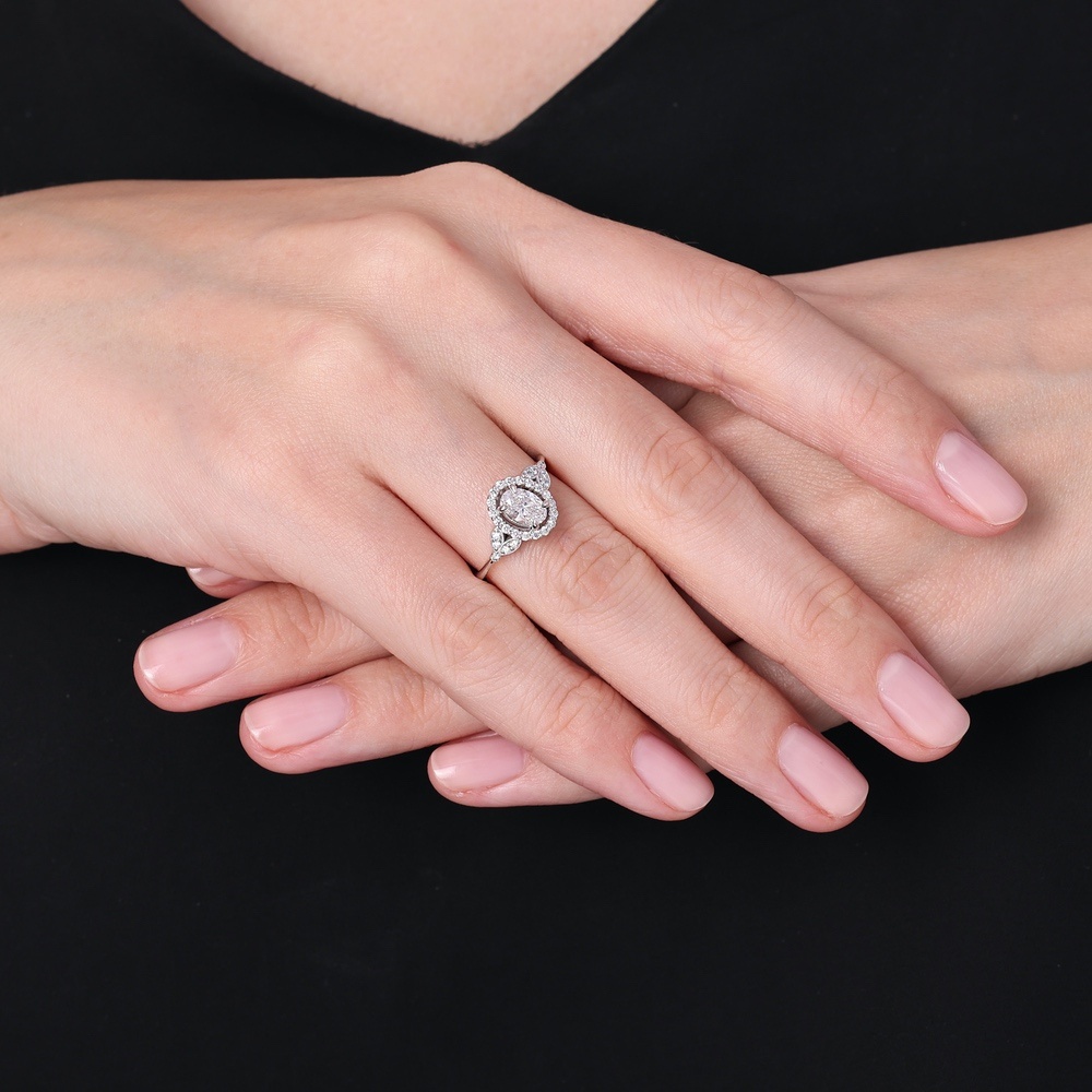 Pırlanta Oval Taşlı Yüzük