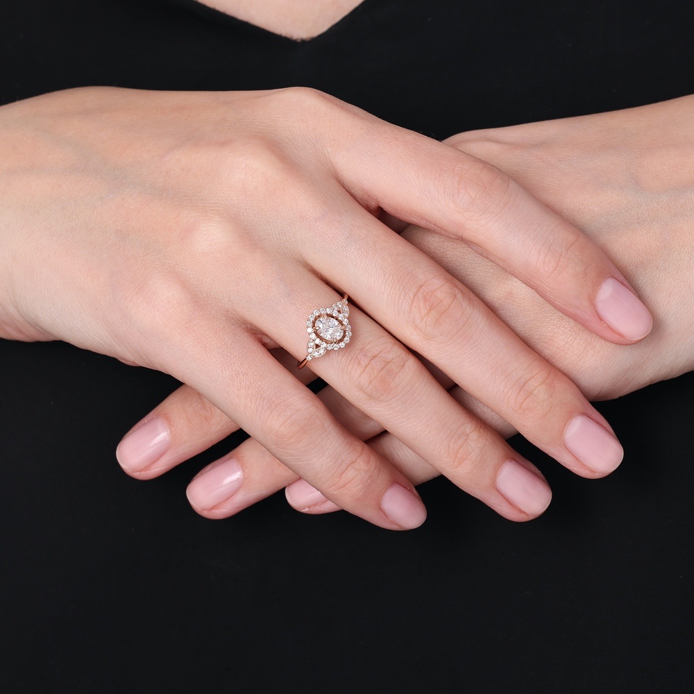 Pırlanta Oval Taşlı Yüzük