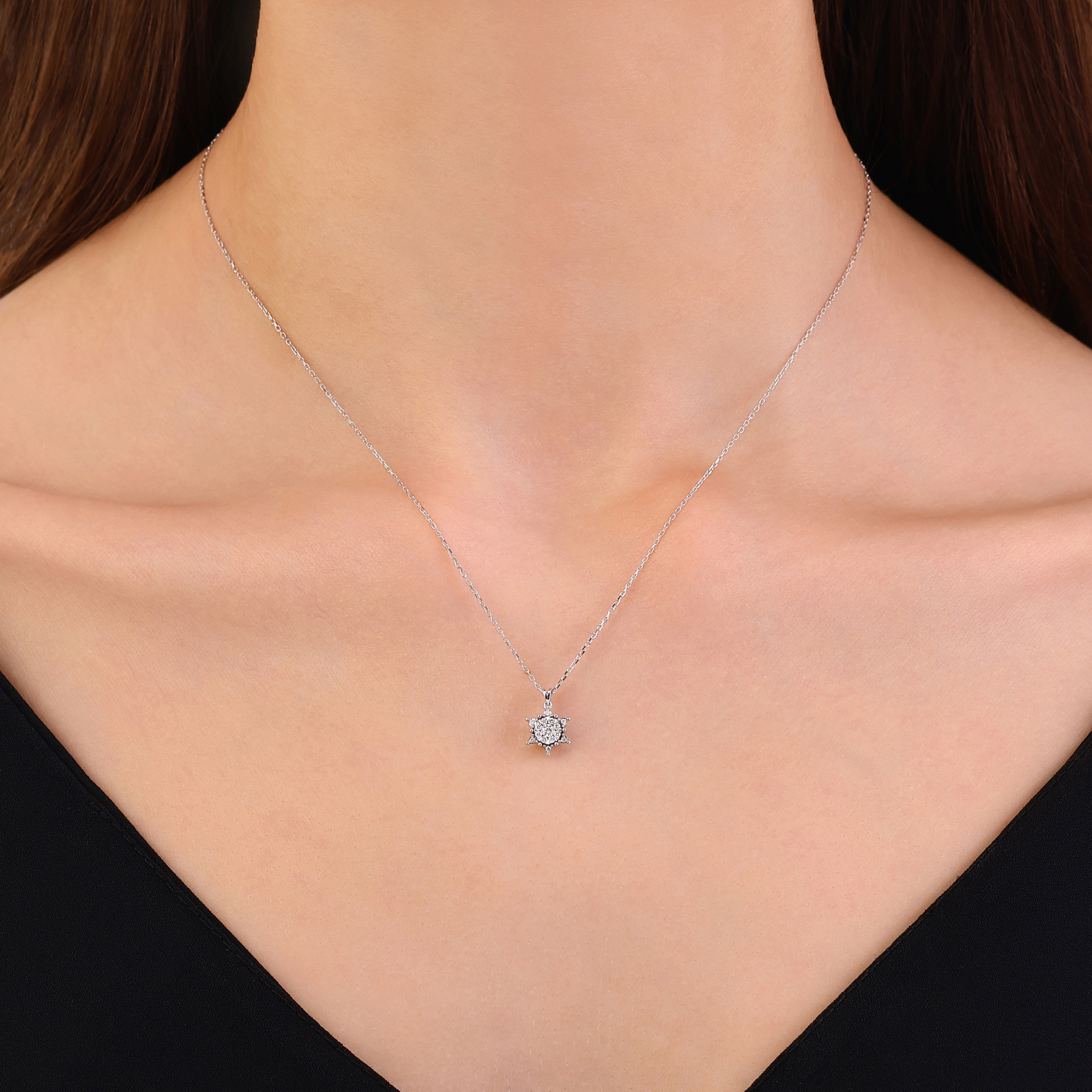 Pırlanta Lotus Kolye